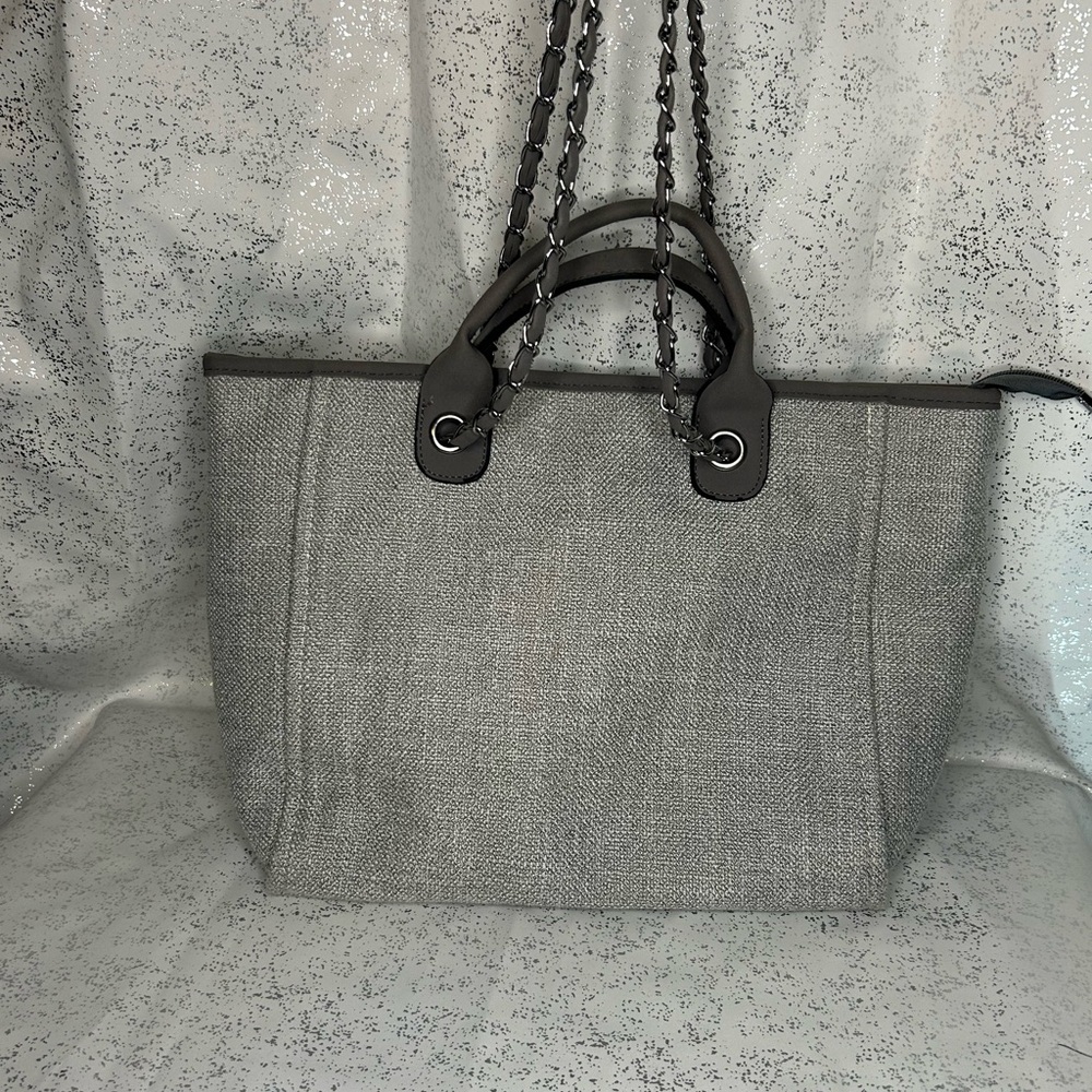 Elegant Women's Gray Tote Bag